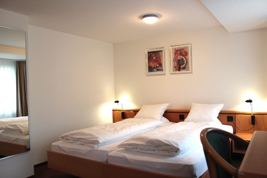 Hotel Freihof Swiss Lodge Unterageri Room photo