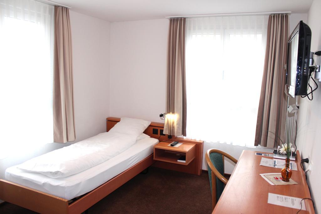 Hotel Freihof Swiss Lodge Unterageri Room photo