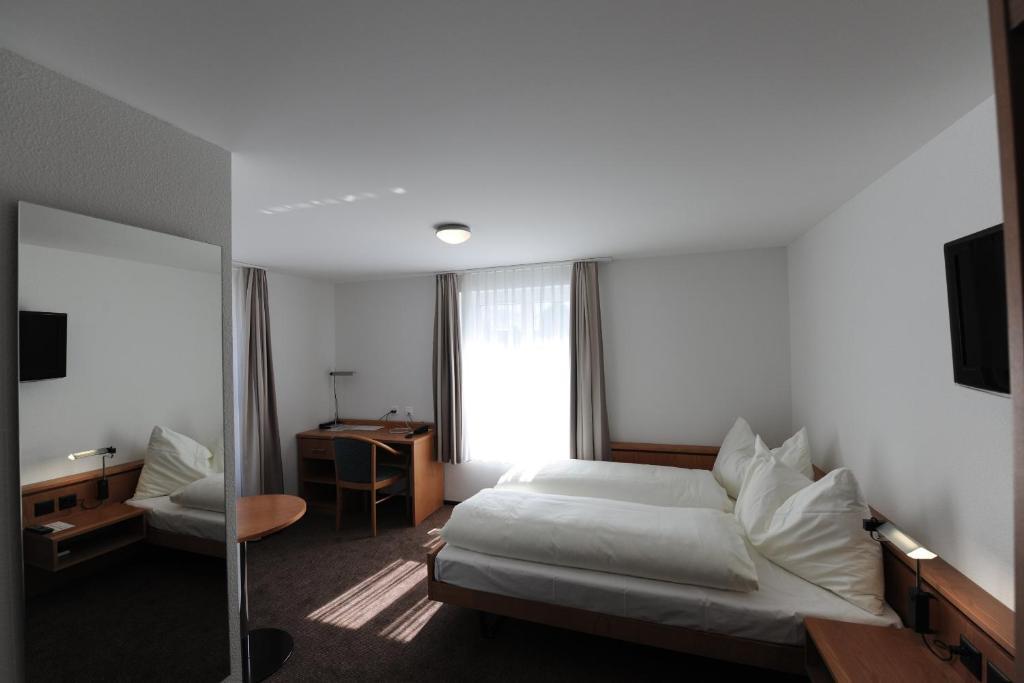 Hotel Freihof Swiss Lodge Unterageri Room photo